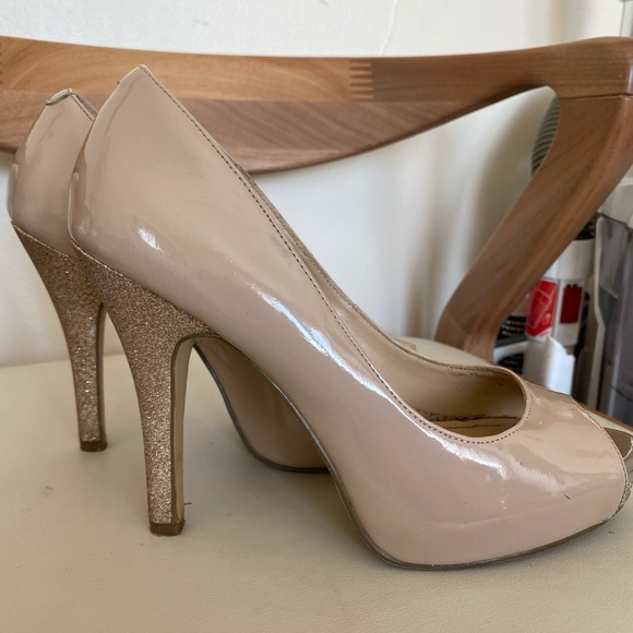 Women’s heels - Picture 2 of 3